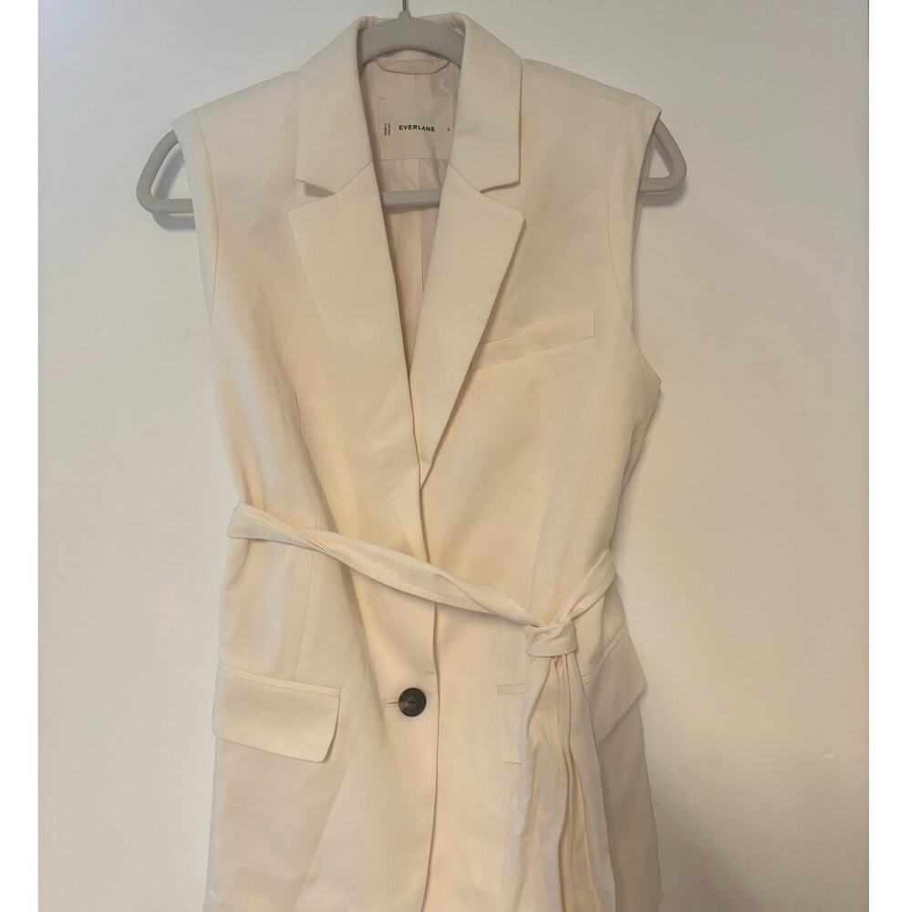 Worn once Everlane The Sleeveless Blazer in Buttersmooth In Bone Size 4 - Picture 5 of 8